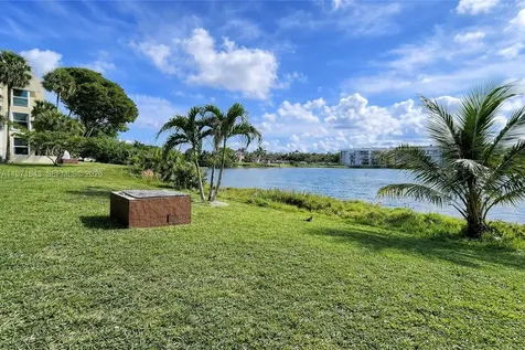 950 NE 199th Street Miami FL 33179