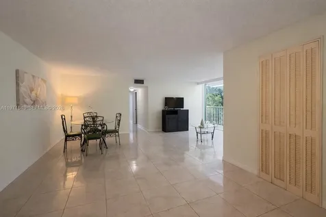 950 NE 199th Street Miami FL 33179