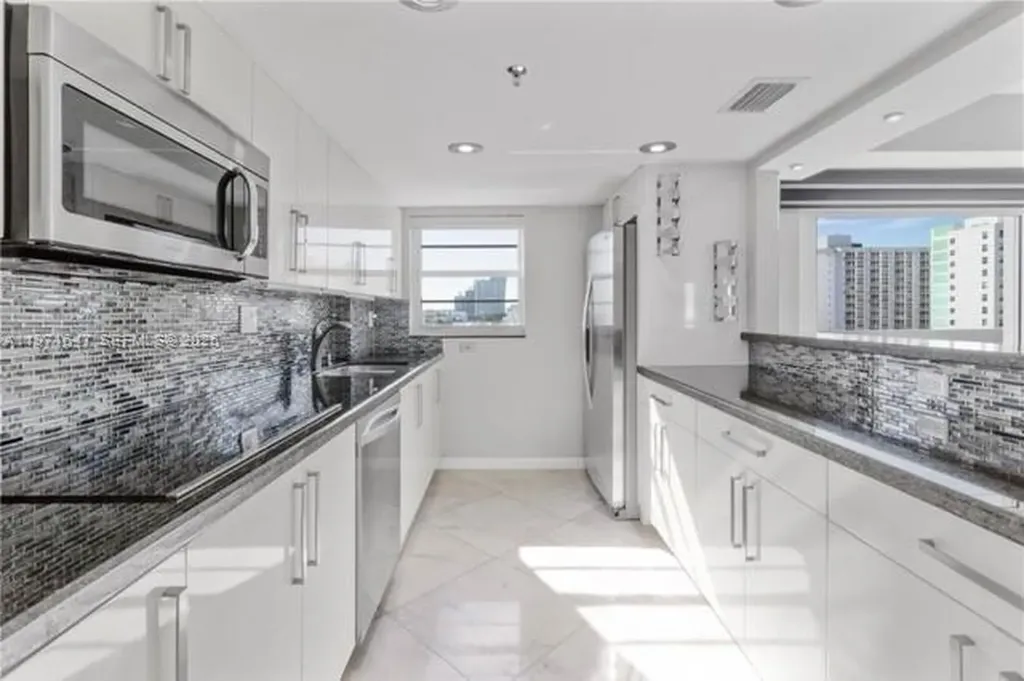 1345 West Avenue Miami Beach FL 33139