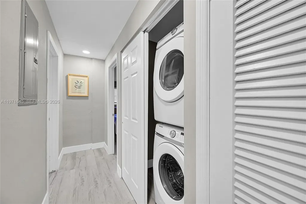 1950 NE 55th Court Fort Lauderdale FL 33308