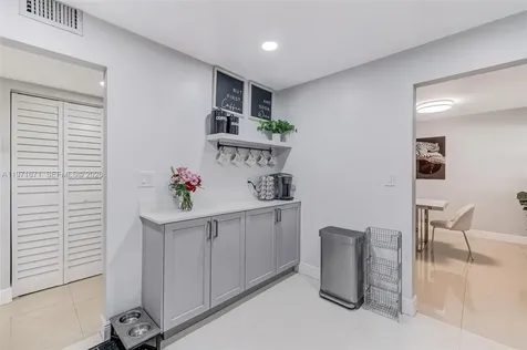 601 Ives Dairy Road Miami FL 33179