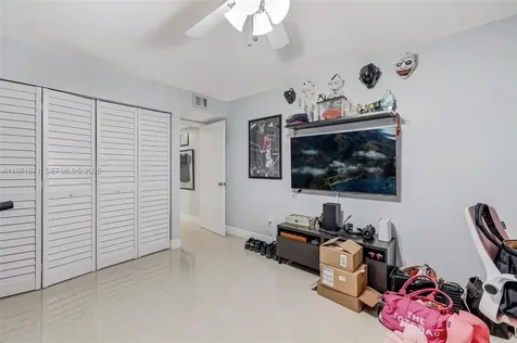 601 Ives Dairy Road Miami FL 33179