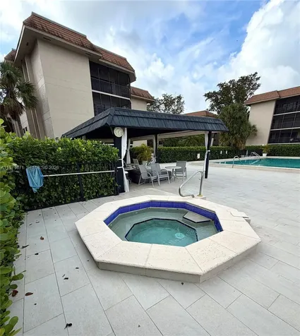 601 Ives Dairy Road Miami FL 33179
