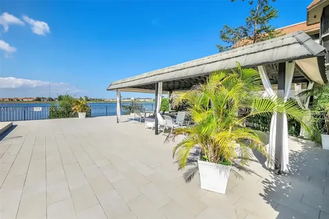 601 Ives Dairy Road Miami FL 33179