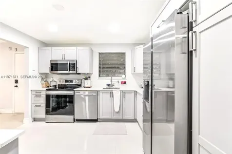 601 Ives Dairy Road Miami FL 33179