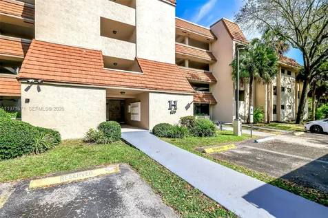 601 Ives Dairy Road Miami FL 33179
