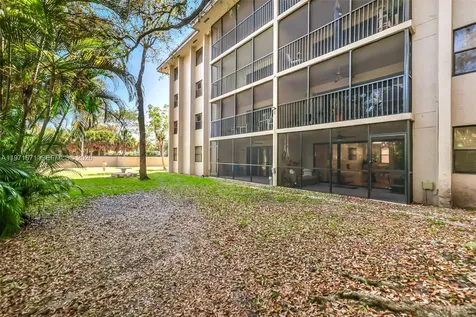 601 Ives Dairy Road Miami FL 33179