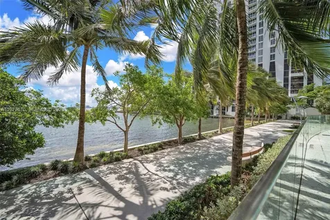 460 NE 28th Street Miami FL 33137