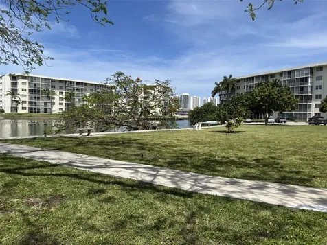 2903 Point East Drive Aventura FL 33160