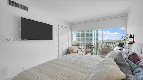 7601 E Treasure Drive Miami Beach FL 33141
