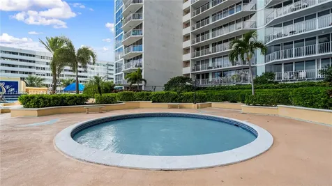 7601 E Treasure Drive Miami Beach FL 33141