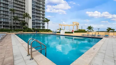 7601 E Treasure Drive Miami Beach FL 33141