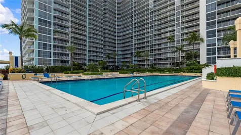 7601 E Treasure Drive Miami Beach FL 33141