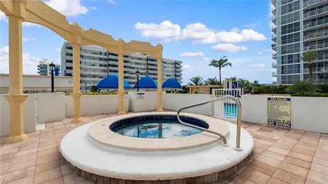 7601 E Treasure Drive Miami Beach FL 33141