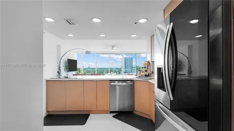 7601 E Treasure Drive Miami Beach FL 33141