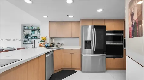 7601 E Treasure Drive Miami Beach FL 33141