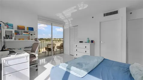 7601 E Treasure Drive Miami Beach FL 33141
