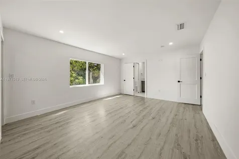 3166 Royal Palm Avenue Miami Beach FL 33140