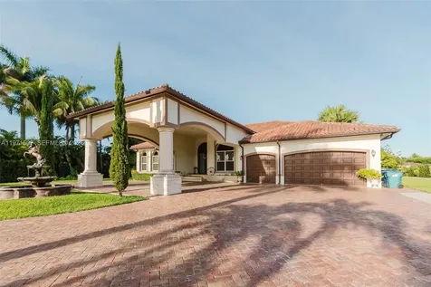 23525 SW 217th Avenue Homestead FL 33031
