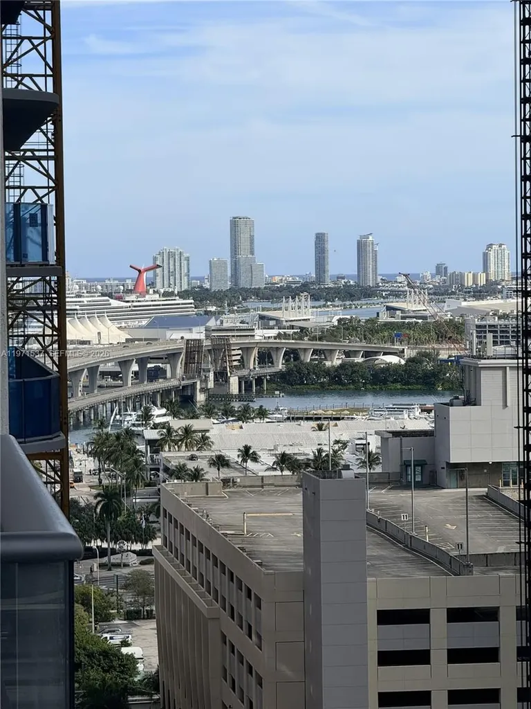 11 NE 6th Miami FL 33132