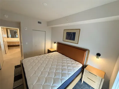 11 NE 6th Miami FL 33132