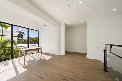 885 NE 76th Street Miami FL 33138