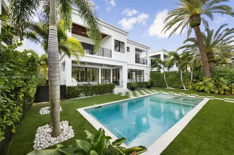 885 NE 76th Street Miami FL 33138