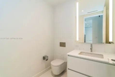 300 Biscayne Boulevard Way Miami FL 33132