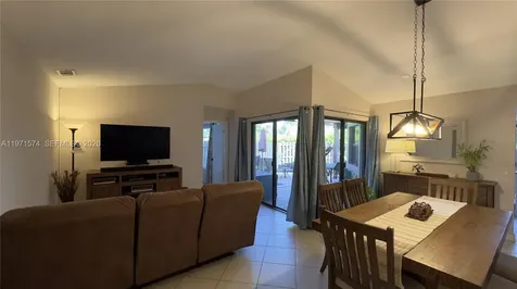 15205 SW 45th Terrace Miami FL 33185