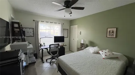 15205 SW 45th Terrace Miami FL 33185