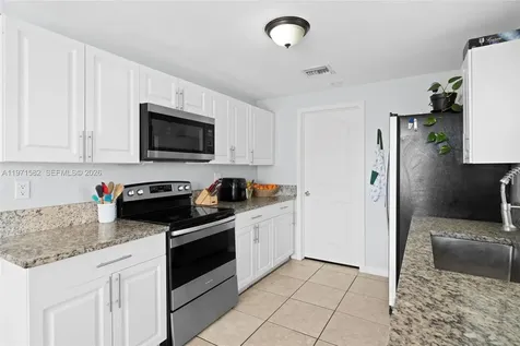 1526 SE Port St Lucie Boulevard Port St. Lucie FL 34952