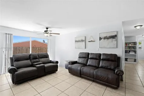 1526 SE Port St Lucie Boulevard Port St. Lucie FL 34952