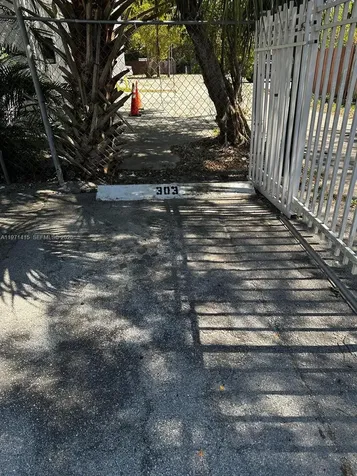 770 NE 128th Street North Miami FL 33161