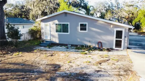 2506 Waver Street Plant City FL 33563