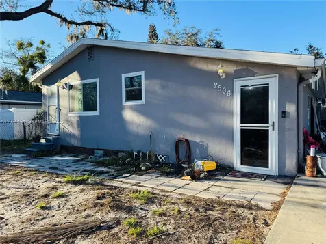 2506 Waver Street Plant City FL 33563