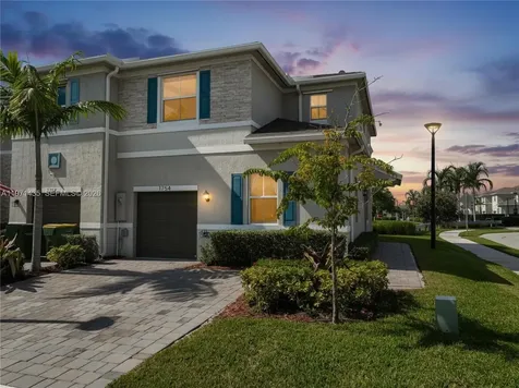 1754 SE 8th Terrace Homestead FL 33034