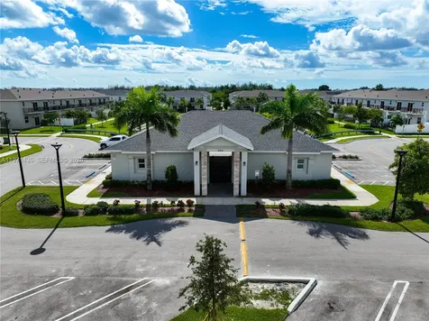 1754 SE 8th Terrace Homestead FL 33034