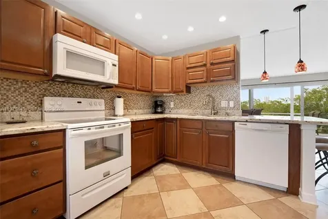1000 NE 14th Avenue Hallandale Beach FL 33009