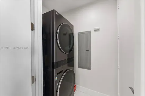 16001 Collins Avenue Sunny Isles Beach FL 33160