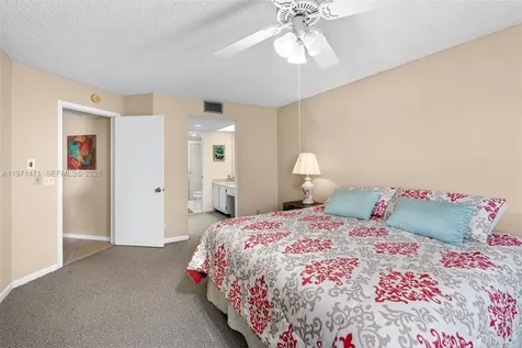 900 SW 125th Way Pembroke Pines FL 33027