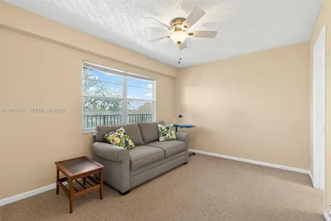 900 SW 125th Way Pembroke Pines FL 33027