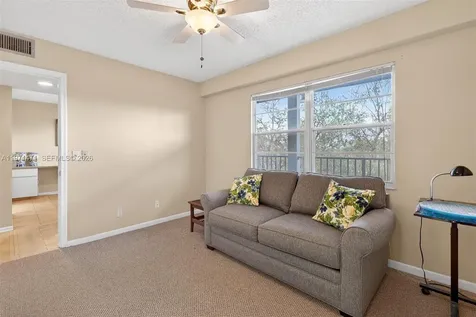 900 SW 125th Way Pembroke Pines FL 33027