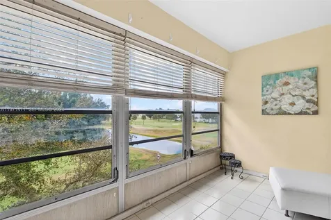 900 SW 125th Way Pembroke Pines FL 33027