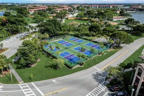 900 SW 125th Way Pembroke Pines FL 33027