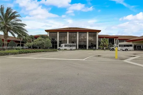 900 SW 125th Way Pembroke Pines FL 33027