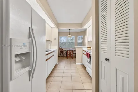 900 SW 125th Way Pembroke Pines FL 33027
