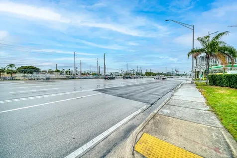 Restaurant For Sale On Busy Biscayne Boulevard North Miami Beach FL 33160
