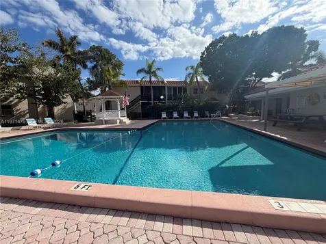 5270 NE 6th Avenue Oakland Park FL 33334