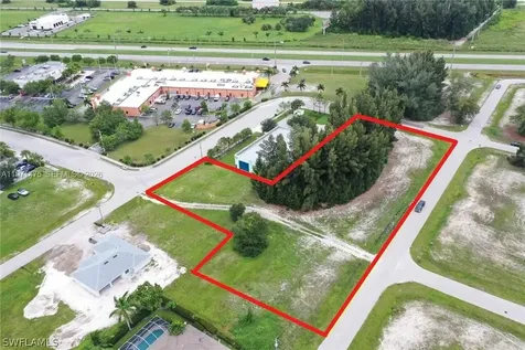 302 SW 7th Court Cape Coral FL 33991
