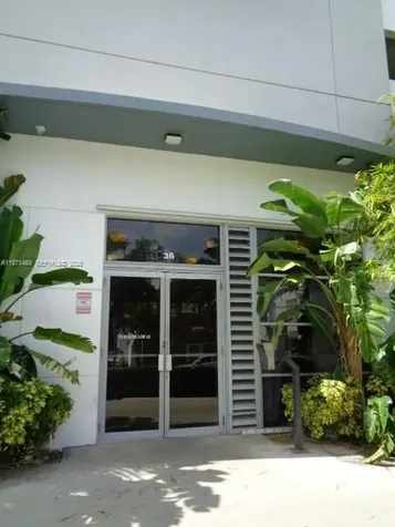 36 NW 6 Avenue Miami FL 33128